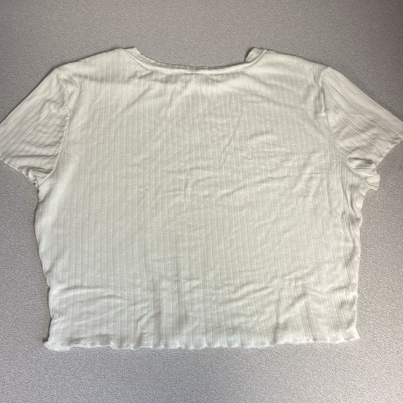 White crop top tshirt - Picture 2 of 5